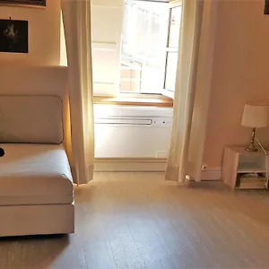  Apartment Magnifique Duplex Vue Palais Des Papes Pres De Pont D'avignon France
