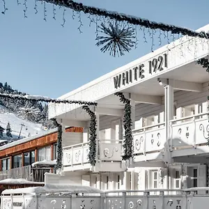 **** Hotel White 1921 France